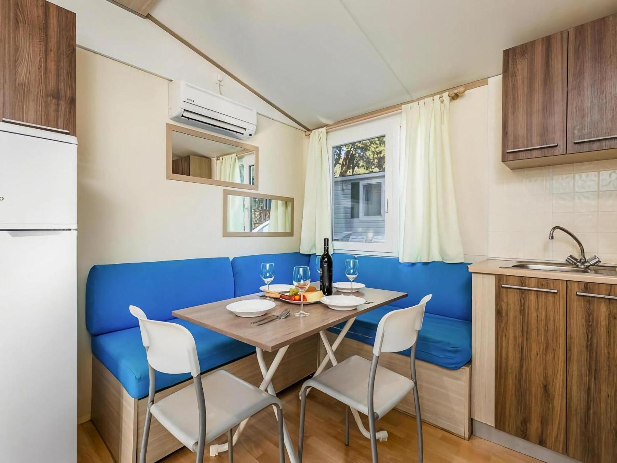 Mobile Homes Mediteran In Caravan Park Strasko, Novalja Luaran gambar